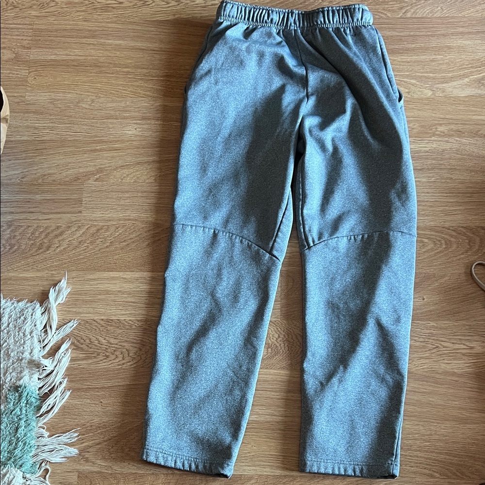 ⭐️ Nike Heather Gray Joggers - Picture 7 of 7